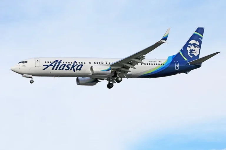 Alaska Airlines: Complete Travel Guide, Tips, Places, and Details